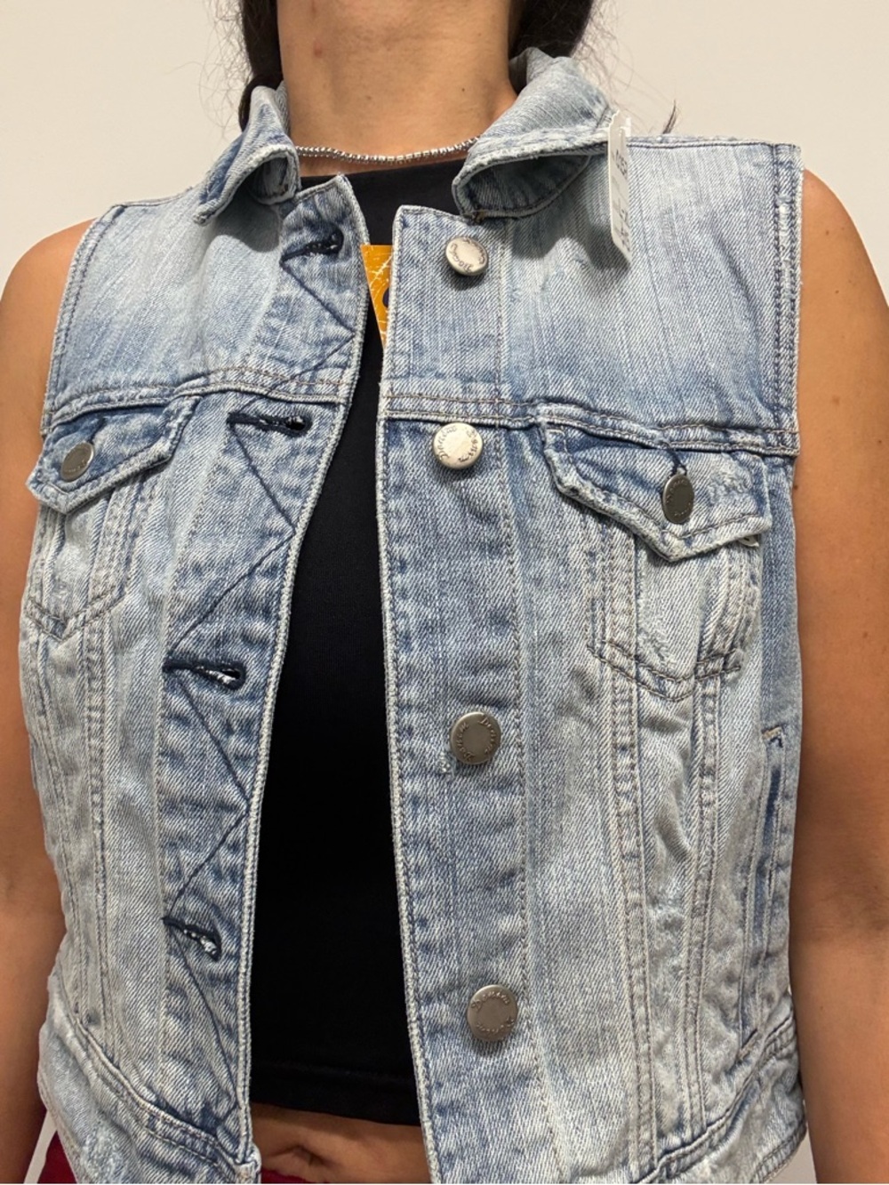Light Wash Denim Vest - Women - Picture 3 of 5